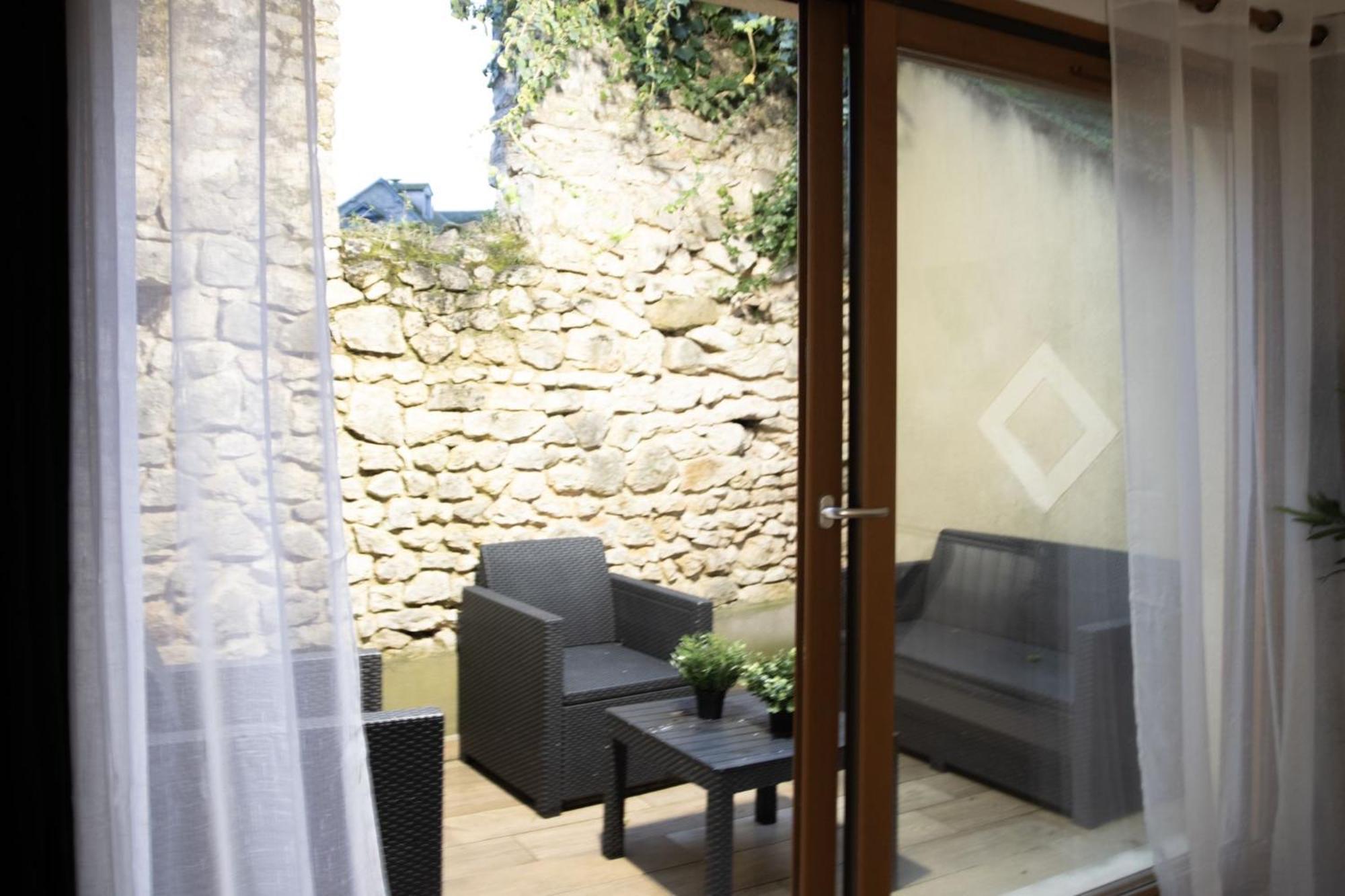 Muraille Du Chateau Avec Jacuzzi Nemours Bagian luar foto